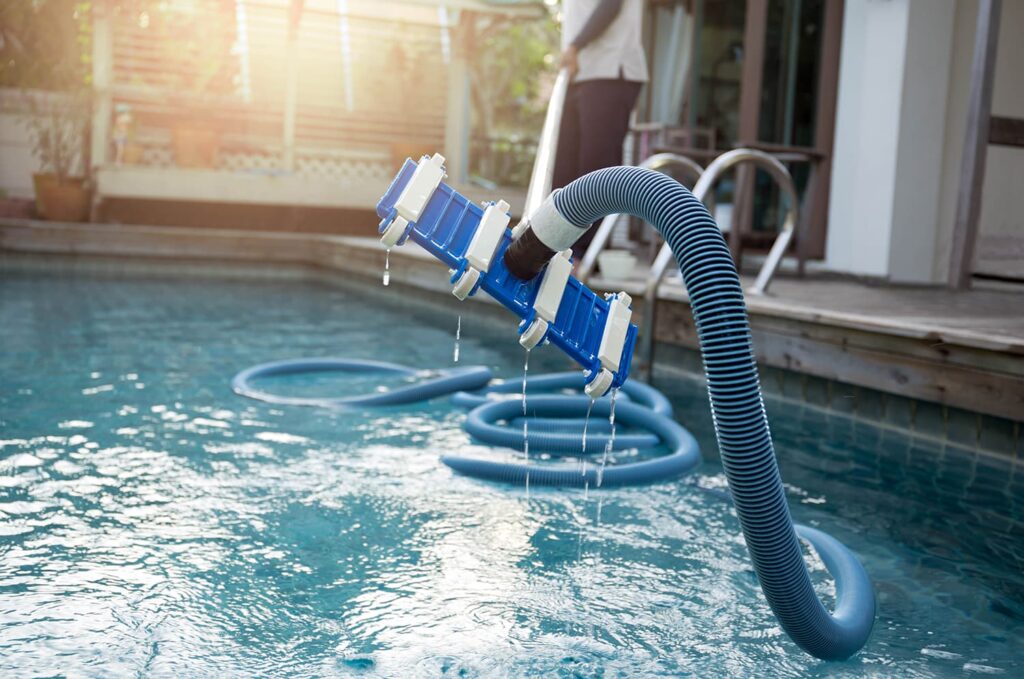 IC Gruppen Pool Spabad Poolservice Poolrengörning Poolunderhåll Poolbyggnation Poolsnickeri Poolinstallation Poolreparation Linerbyten Linersvettsning Filterservice Poolsäsong Facility Maintenance Malmö Skåne Danmark